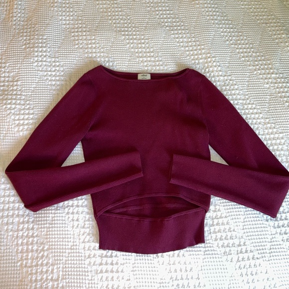 aritzia burgundy cut out long sleeve - Picture 3 of 3